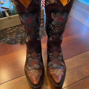 Embroidered Floral Cowboy Boots